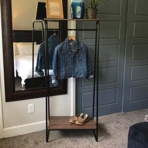 Maternity crop denim jacket Old Navy size Small